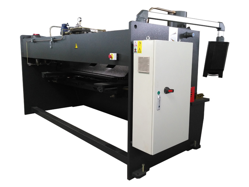 數(shù)控剪板機(jī)：現(xiàn)代化智能切割工具