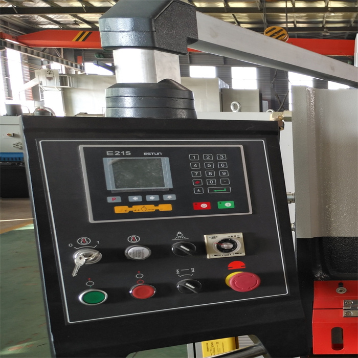 擺式剪板機(jī)6×3200 (3).jpg